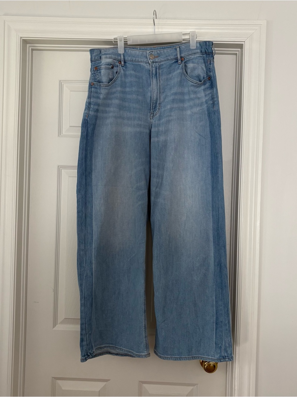 AE Light Wash Wide Leg Jeans